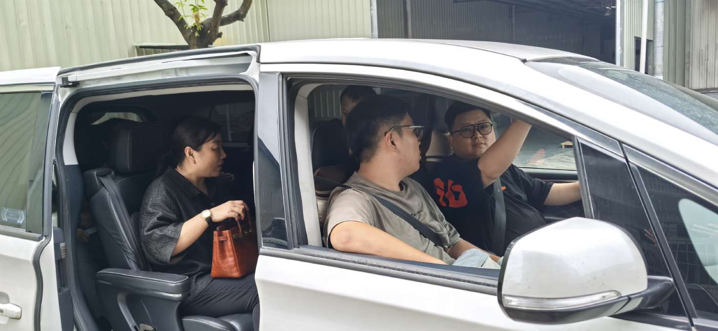 楊總帶隊參加2024年第23屆中國框業與裝飾畫展